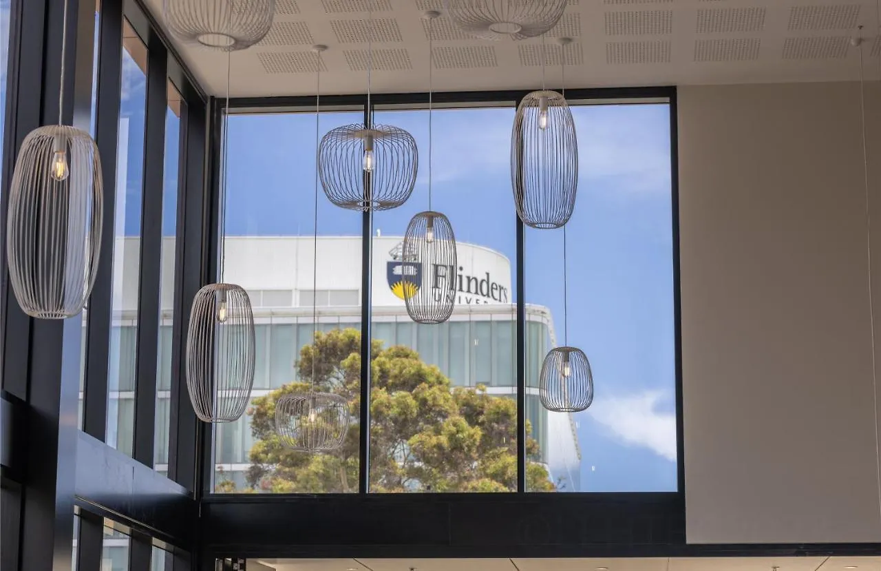 Mantra Tonsley Adelaide Aparthotel 4*,