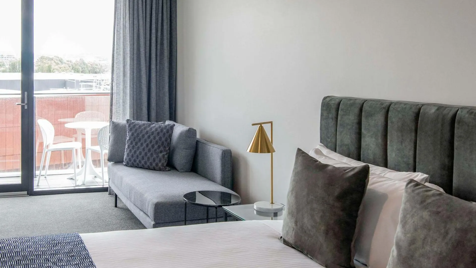 ****  Mantra Tonsley Adelaide Aparthotel Australia