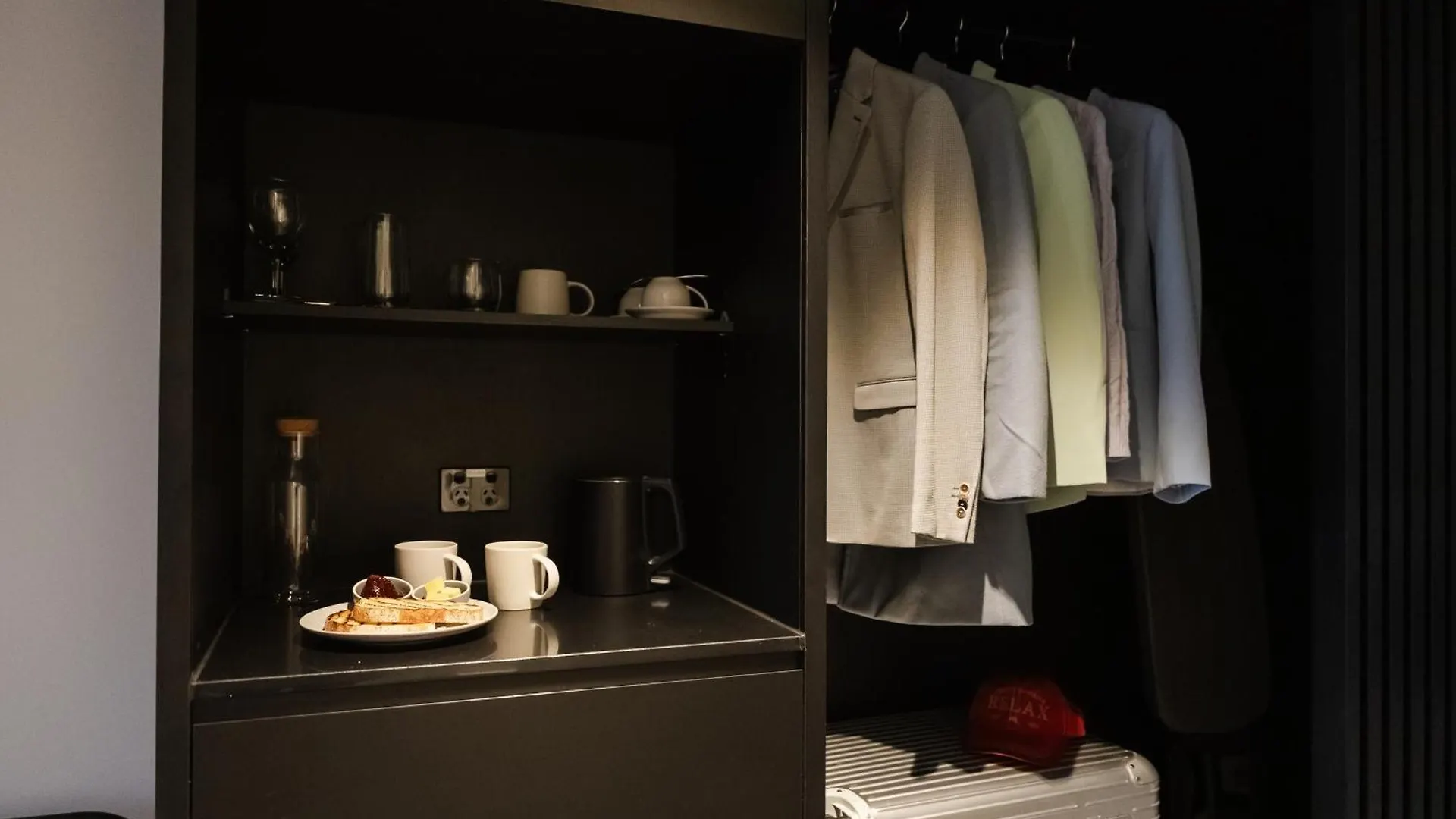 Mantra Tonsley Adelaide Aparthotel 4*,